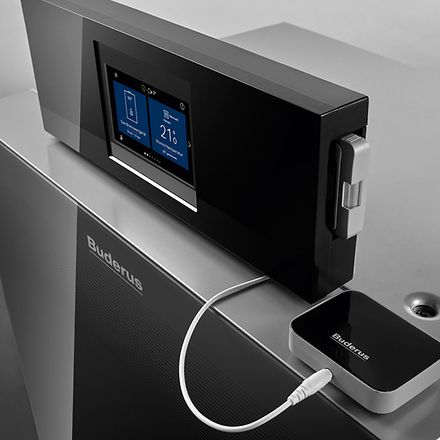 shk-2024-04a-buderus-logano-plus-kb192i-mit-smart-service-key-1411x1077px_data